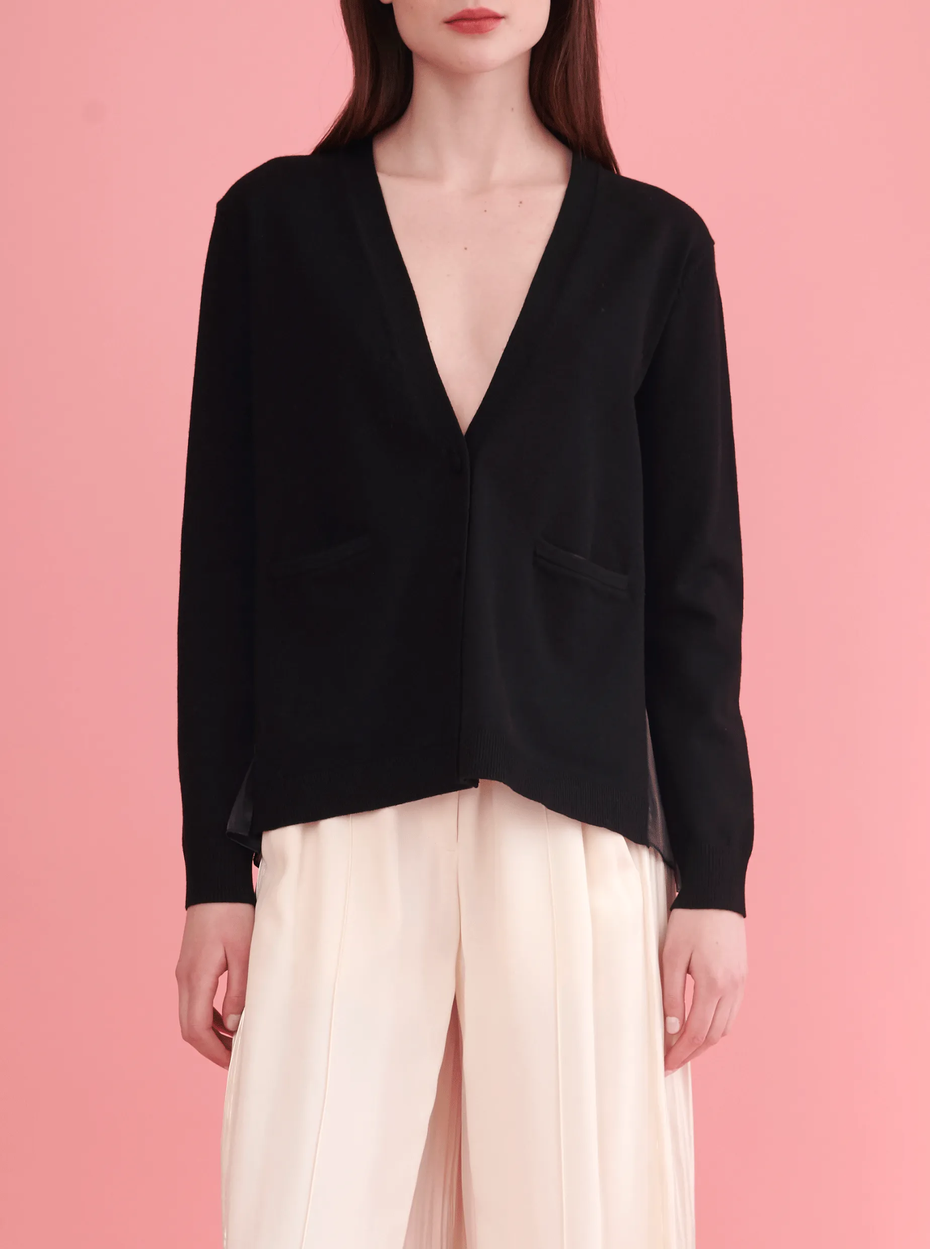 BACK PLEAT CARDIGAN, BLACK