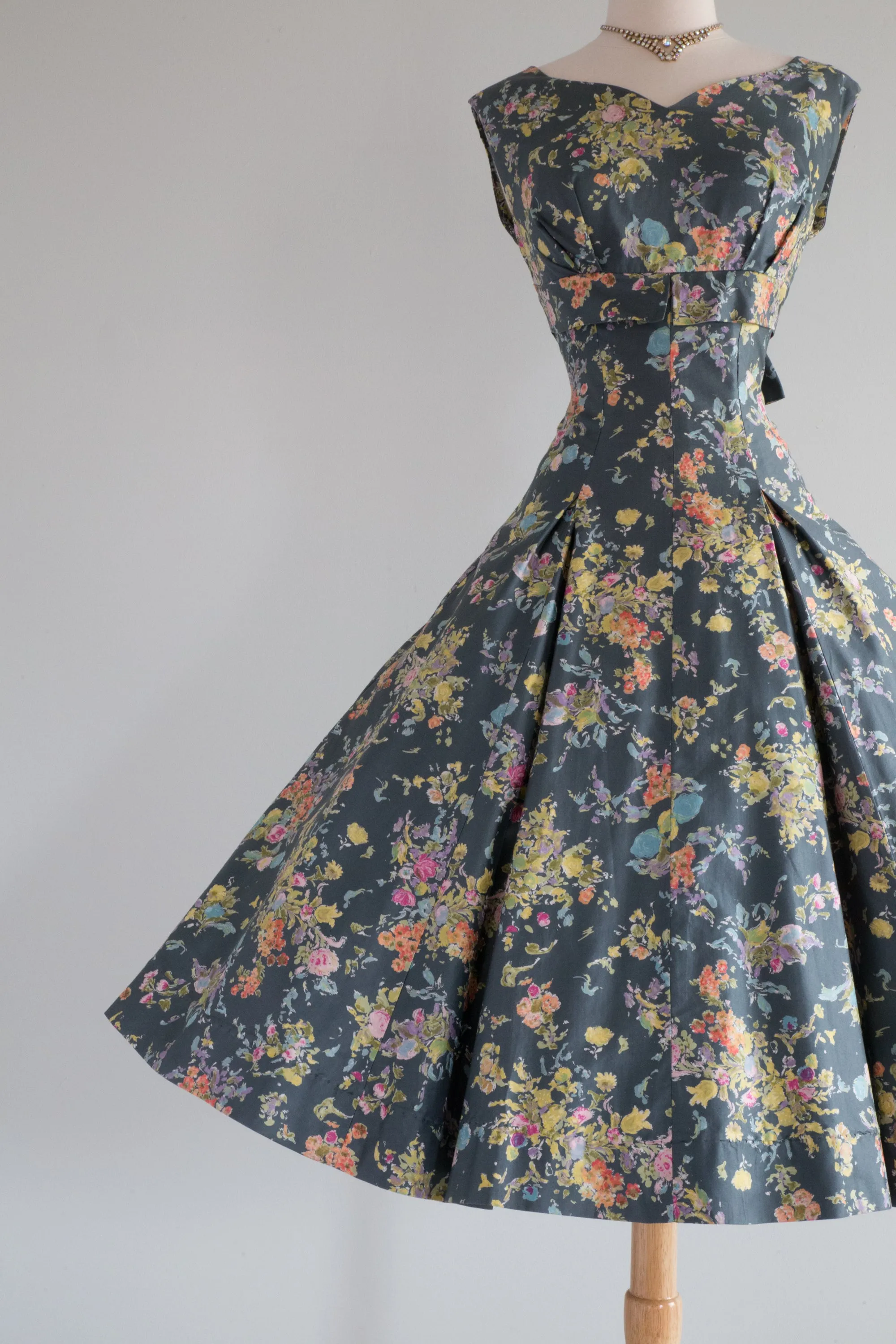 Beautiful 1950's Spring Floral Print Dress By Leanne / Small