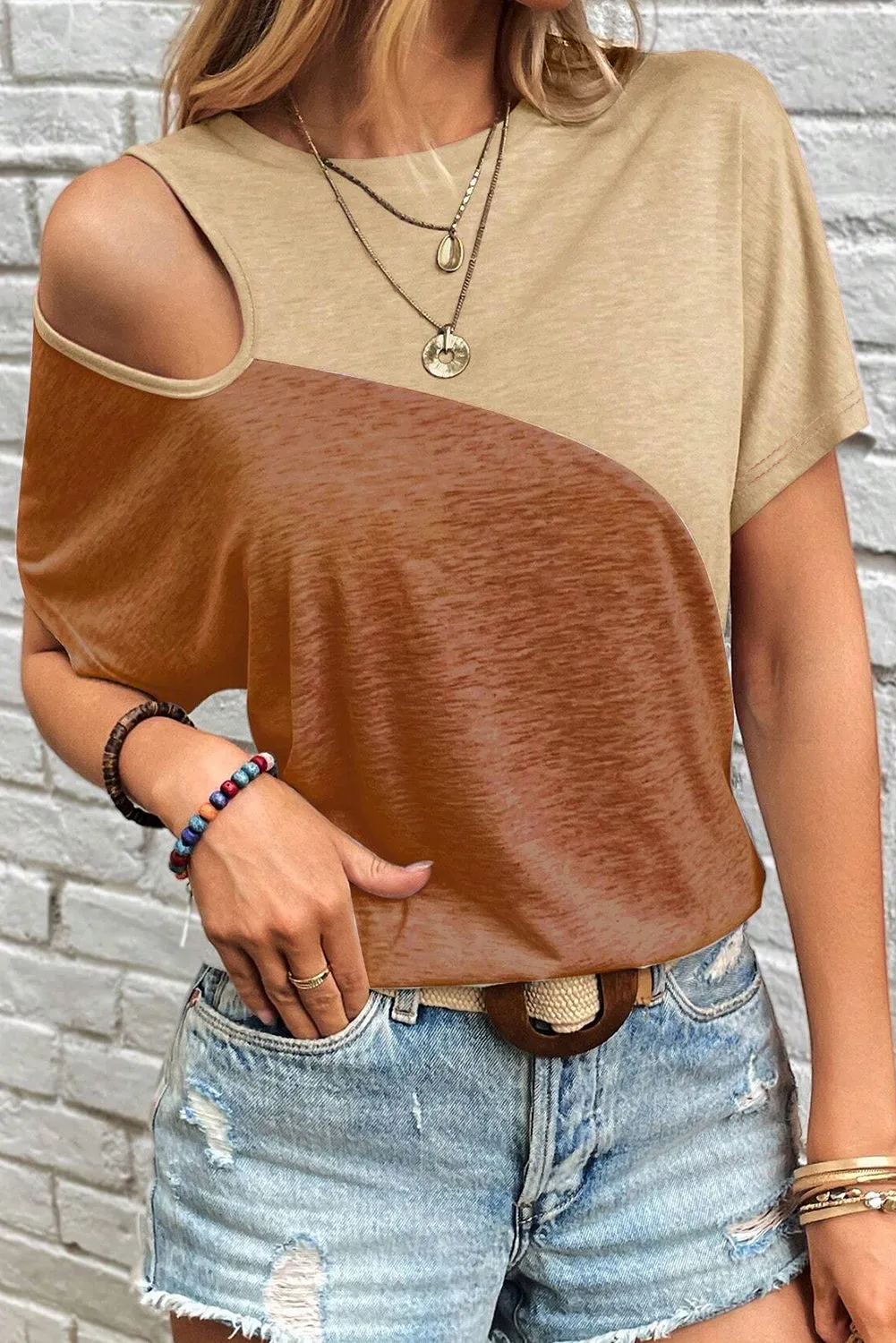 Brown Cold Shoulder Colorblock Splicing T-Shirt – Effortlessly Cool with a Bold Twist