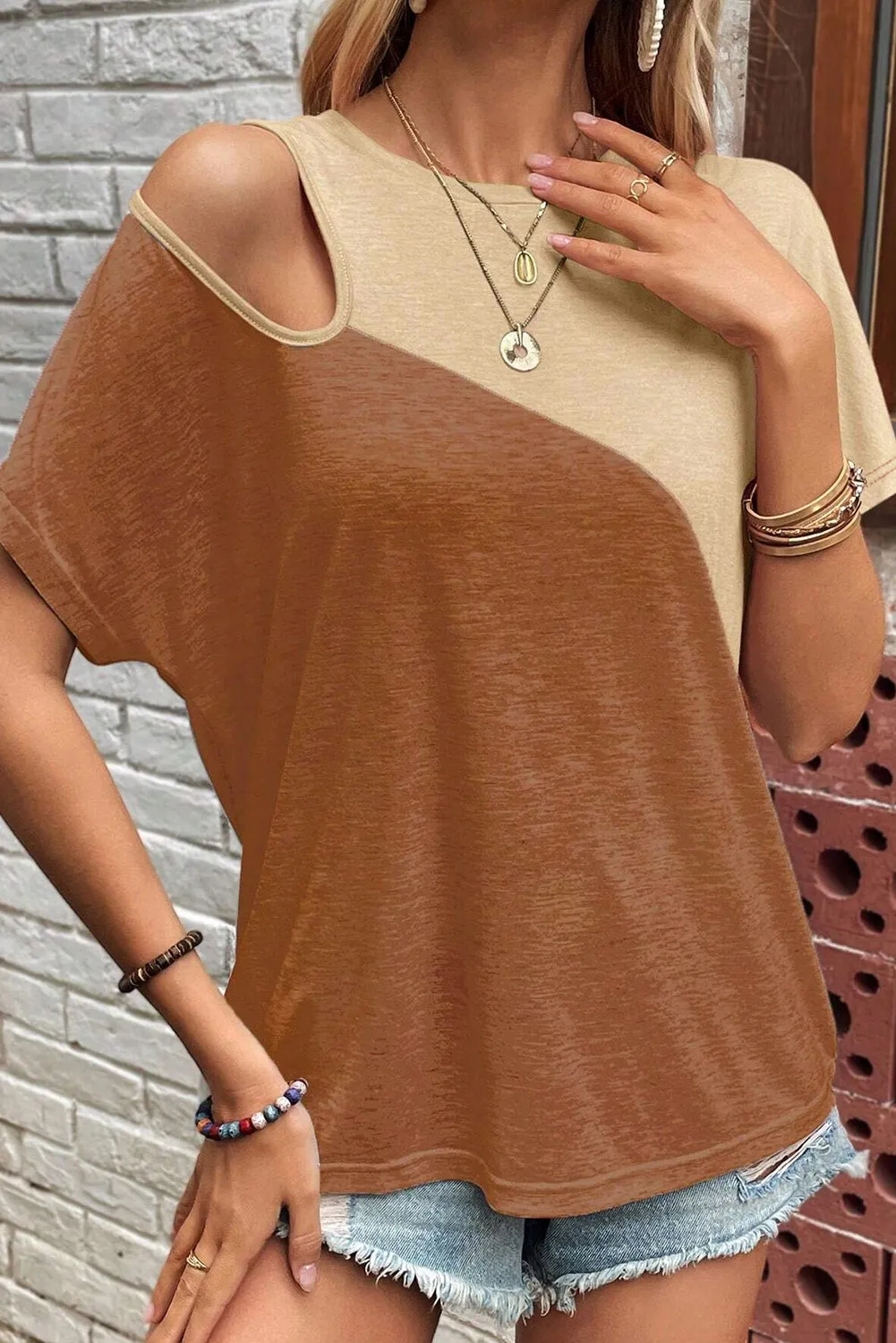 Brown Cold Shoulder Colorblock Splicing T-Shirt – Effortlessly Cool with a Bold Twist