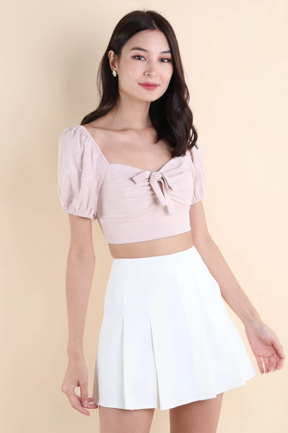 CONEY PLEATED SKIRT IN WHITE