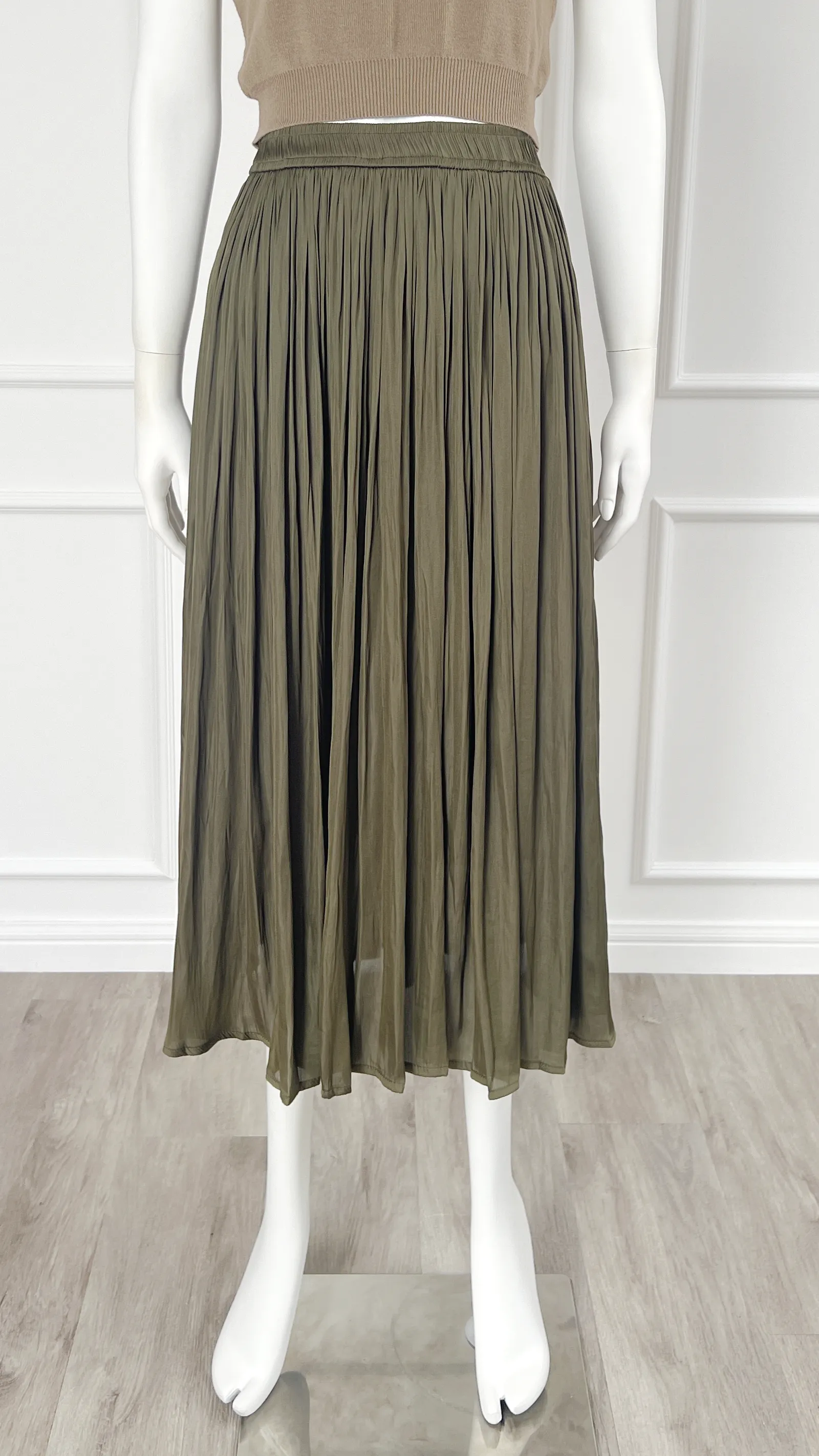 Delphia Silky Shine Long Flare Skirt