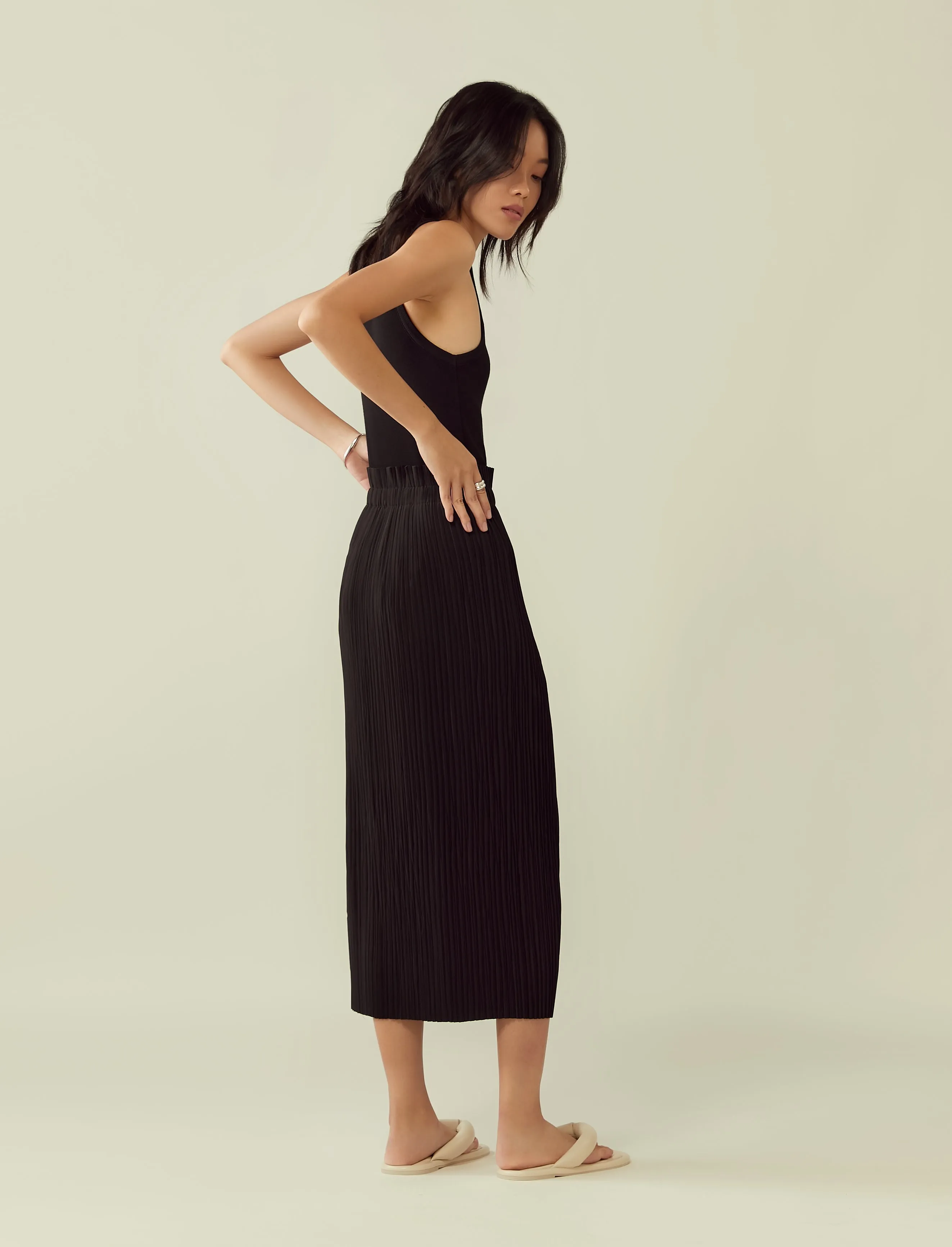 pleated midi skirt