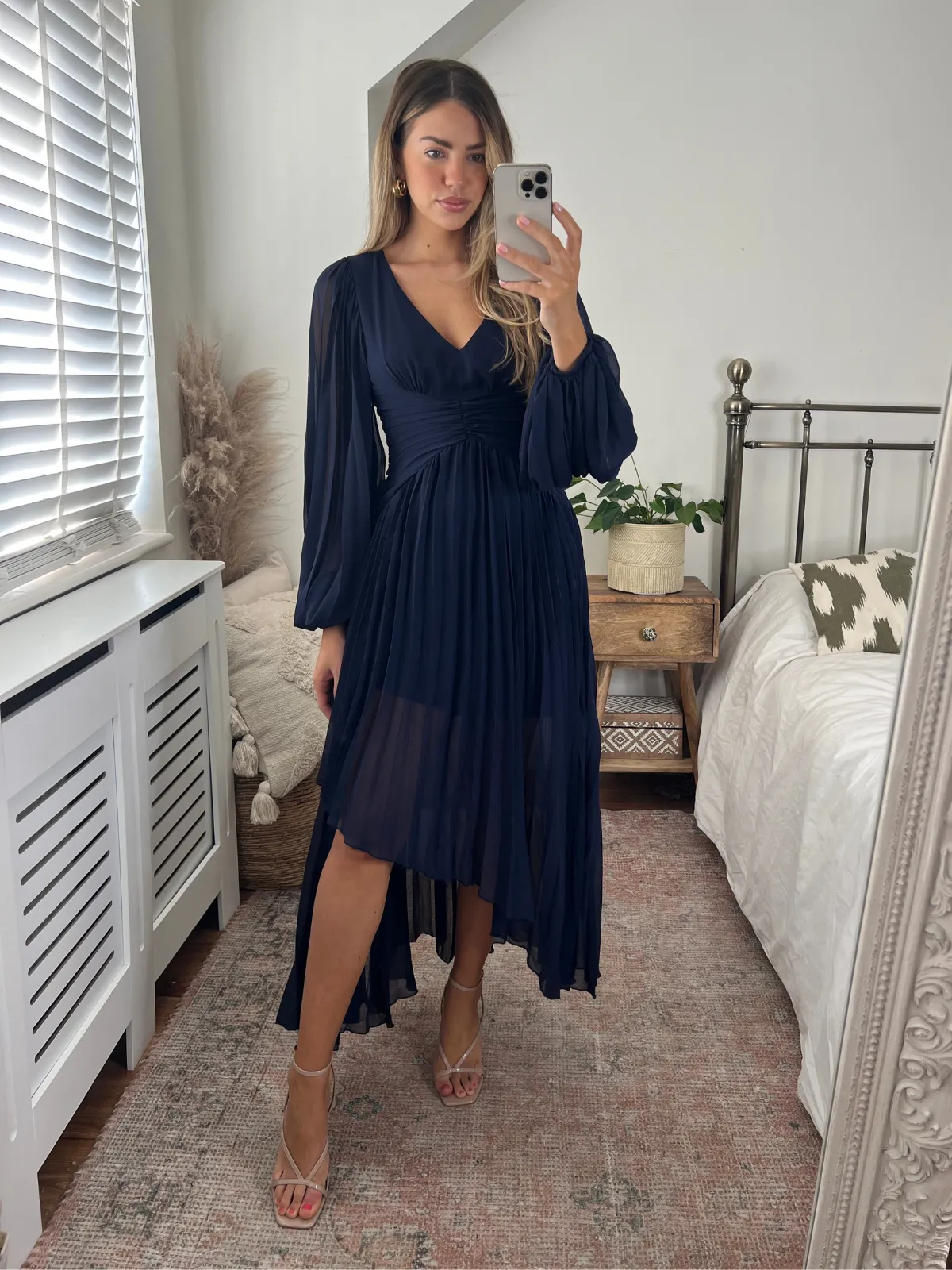 Toni Long Sleeved Pleated Maxi Dress / Navy