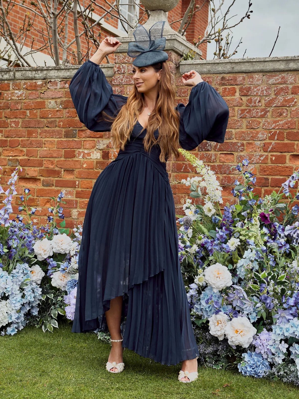 Toni Long Sleeved Pleated Maxi Dress / Navy