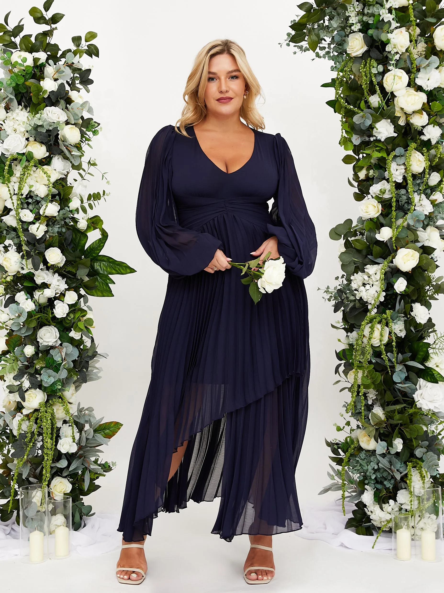 Toni Long Sleeved Pleated Maxi Dress / Navy